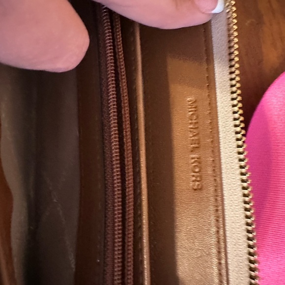 This is a Michael Kors wallet. Used once, practically brand new condition - Picture 8 of 8